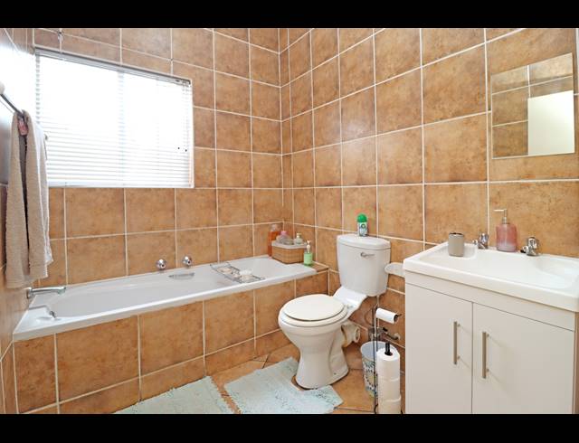 2 BEDROOM APARTMENT FOR SALE IN NORTHGATE